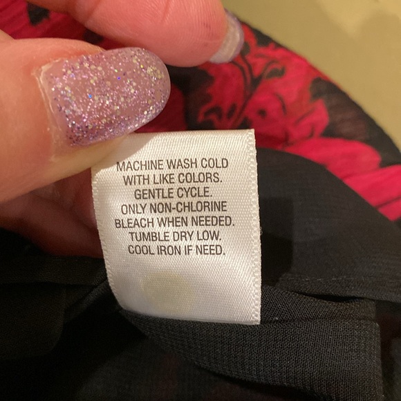 Roz & Ali Long Sleeve Ruffle Floral Blouse, 2X - Picture 5 of 10